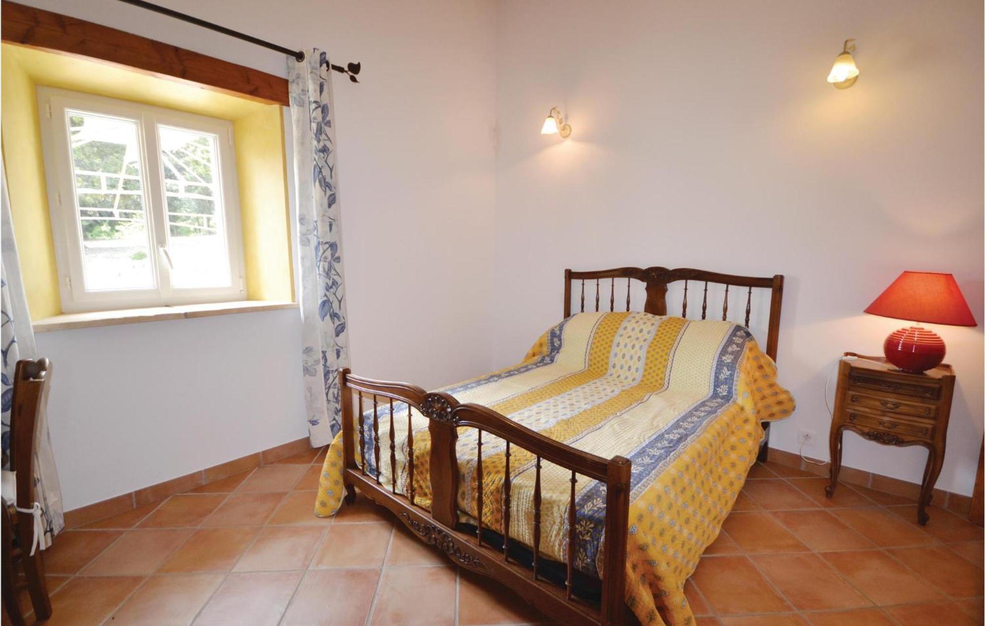 Awesome Home In Bollene With Wifi 外观 照片