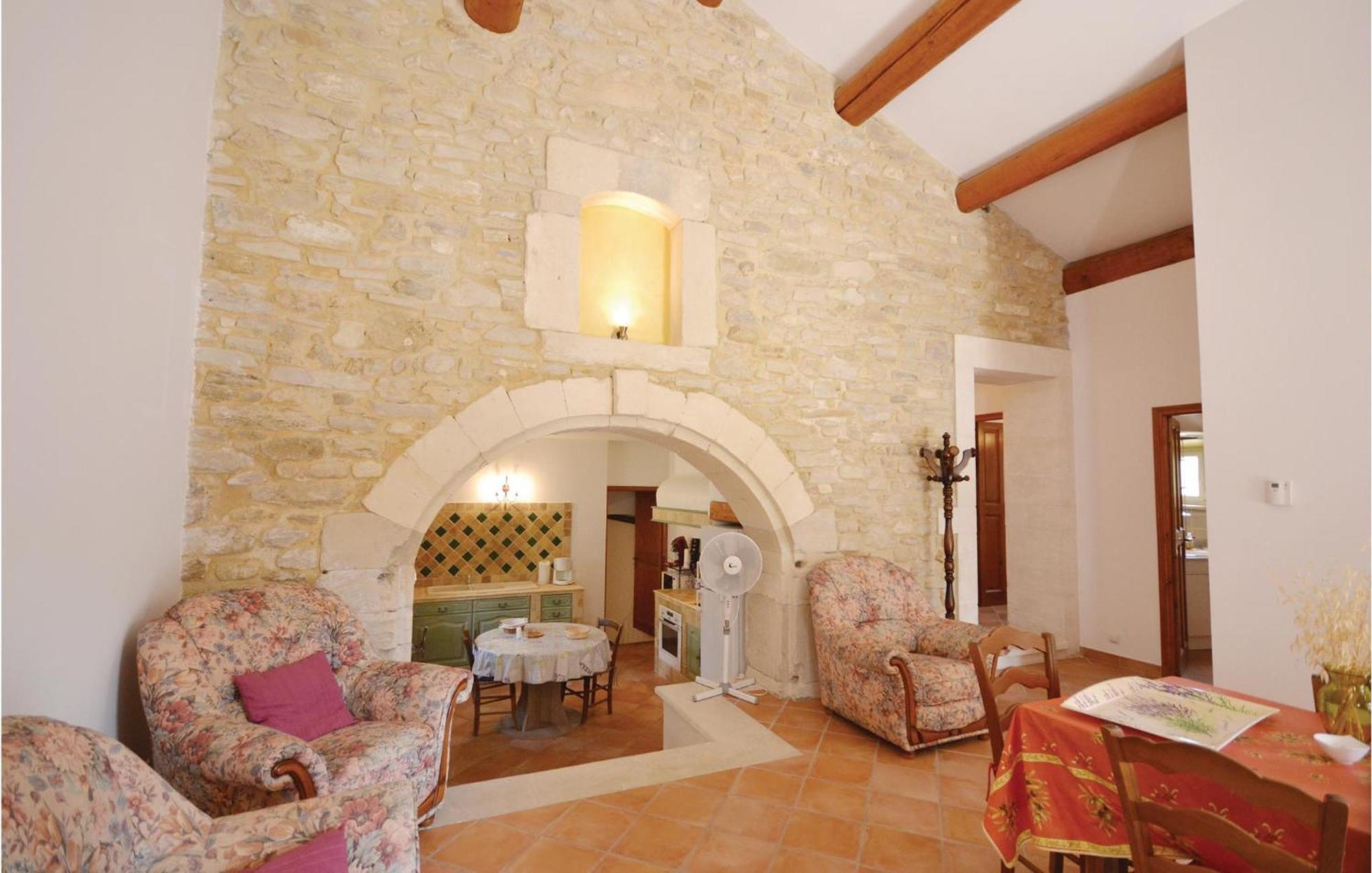 Awesome Home In Bollene With Wifi 外观 照片