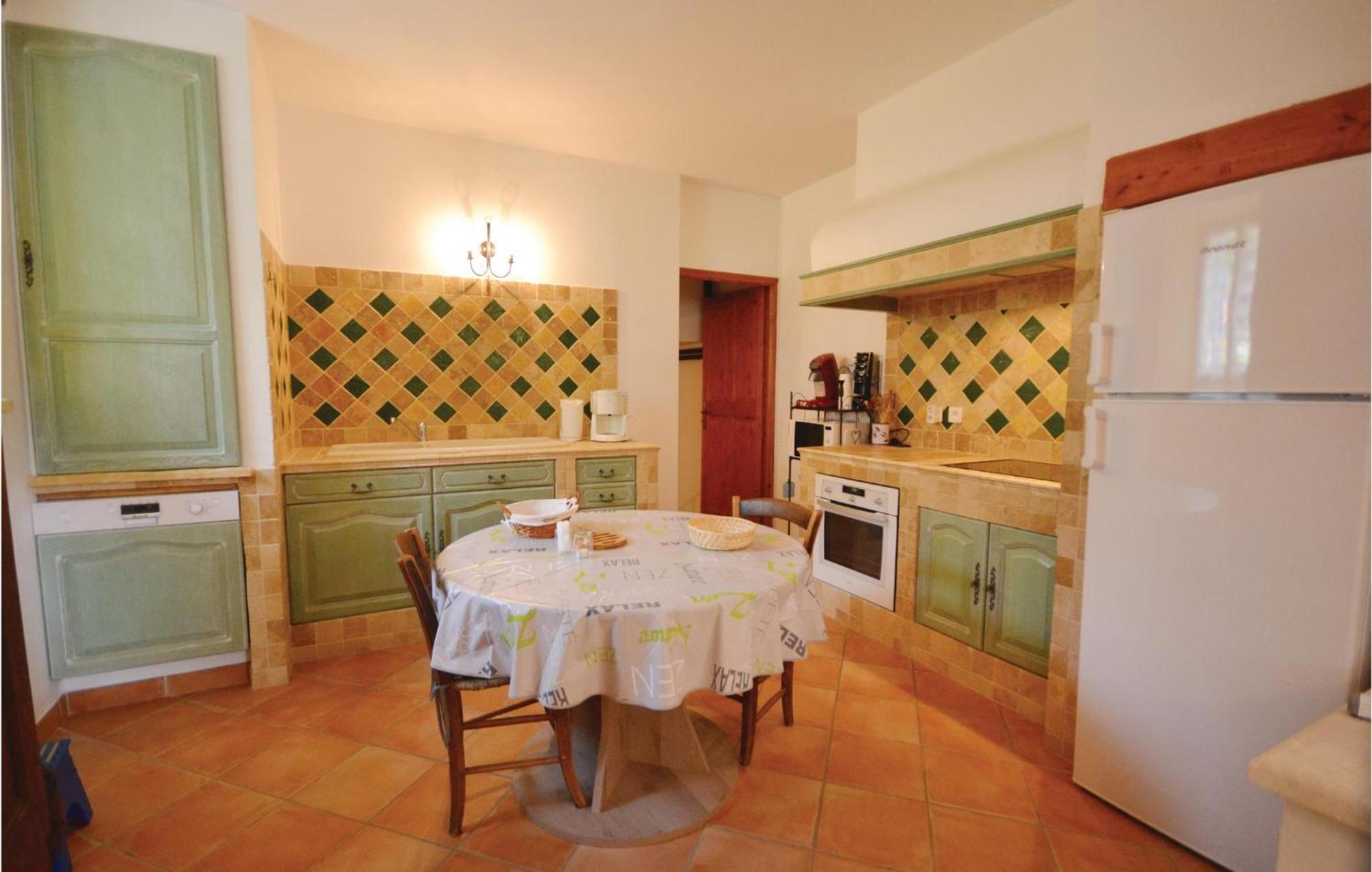 Awesome Home In Bollene With Wifi 外观 照片