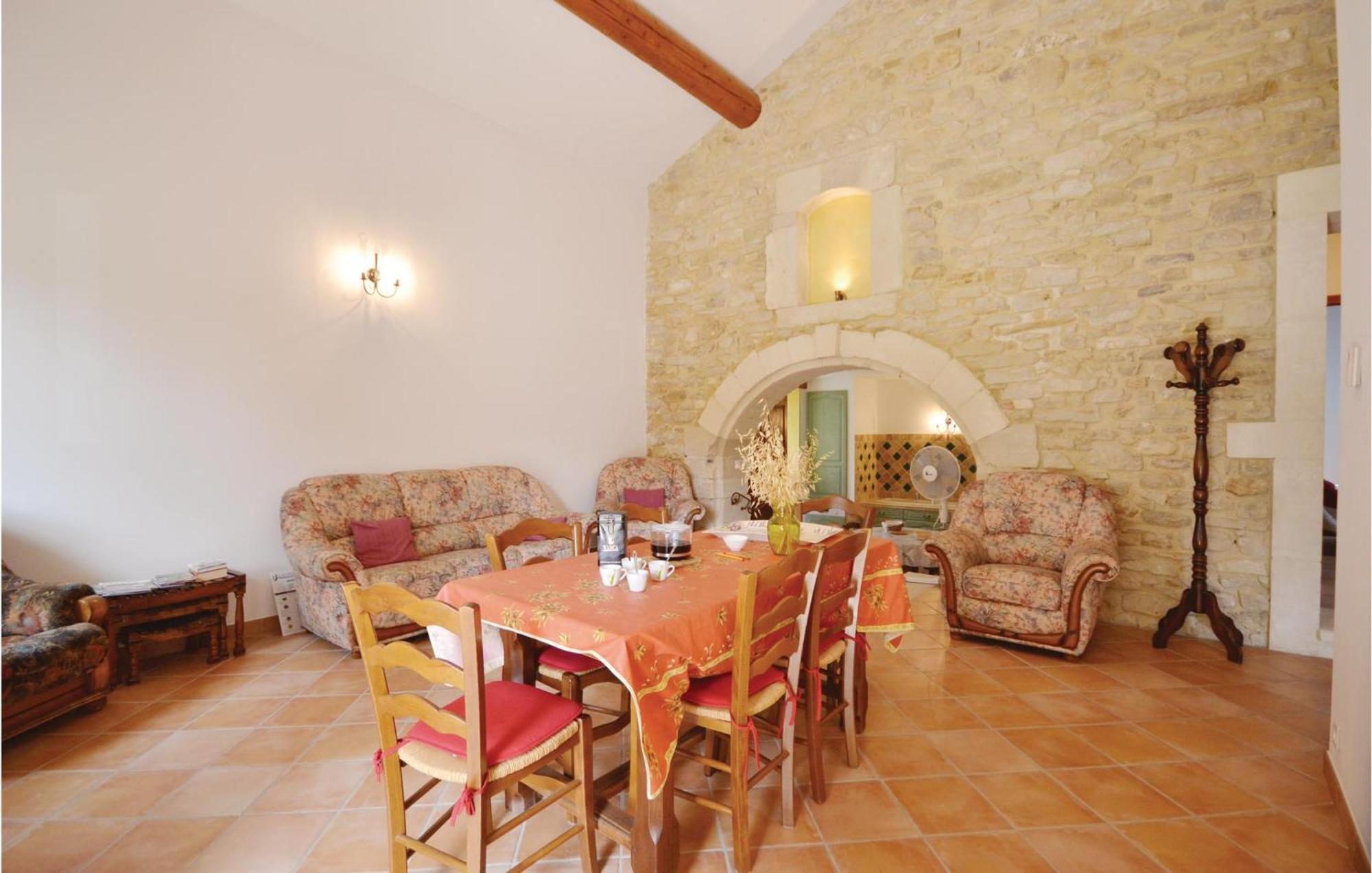 Awesome Home In Bollene With Wifi 外观 照片