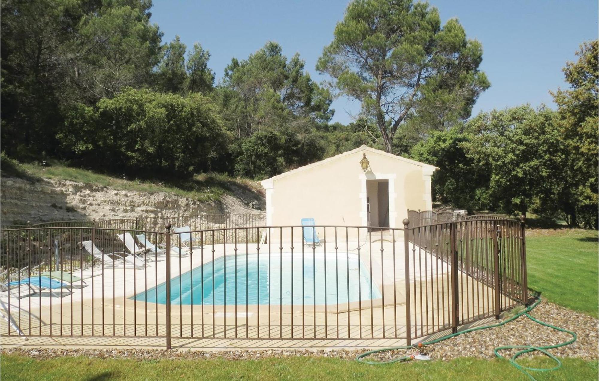 Awesome Home In Bollene With Wifi 外观 照片