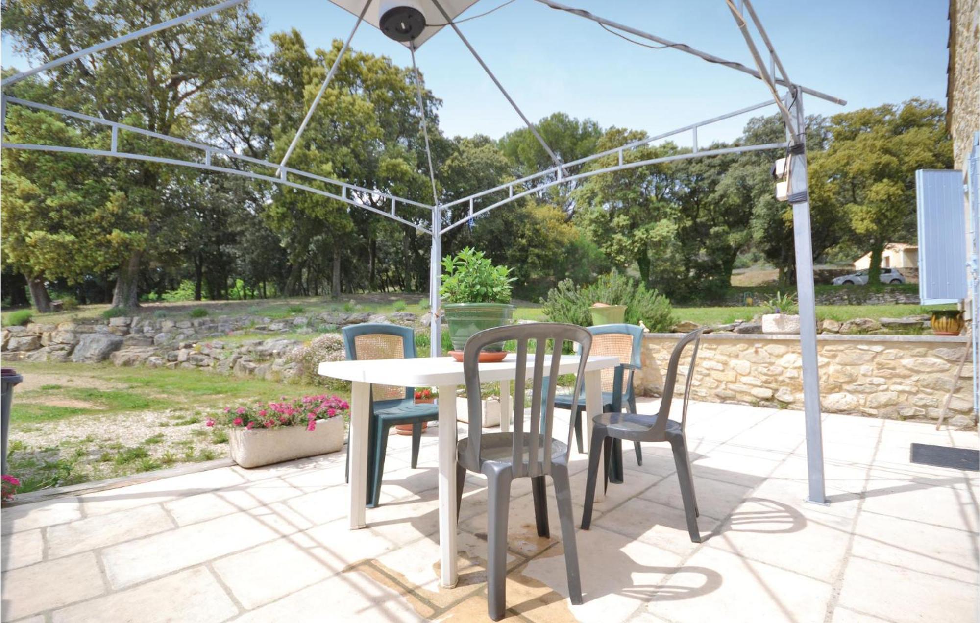 Awesome Home In Bollene With Wifi 外观 照片