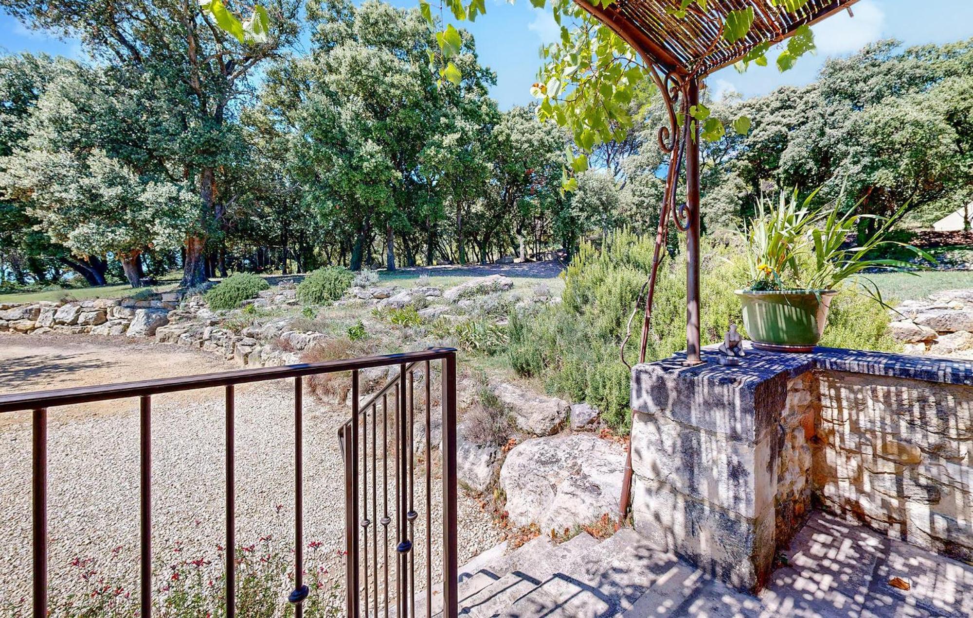 Awesome Home In Bollene With Wifi 外观 照片