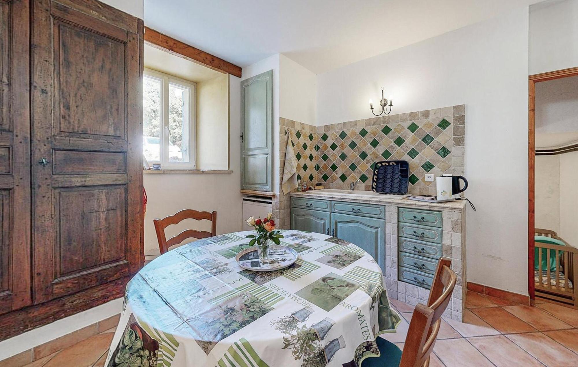 Awesome Home In Bollene With Wifi 外观 照片