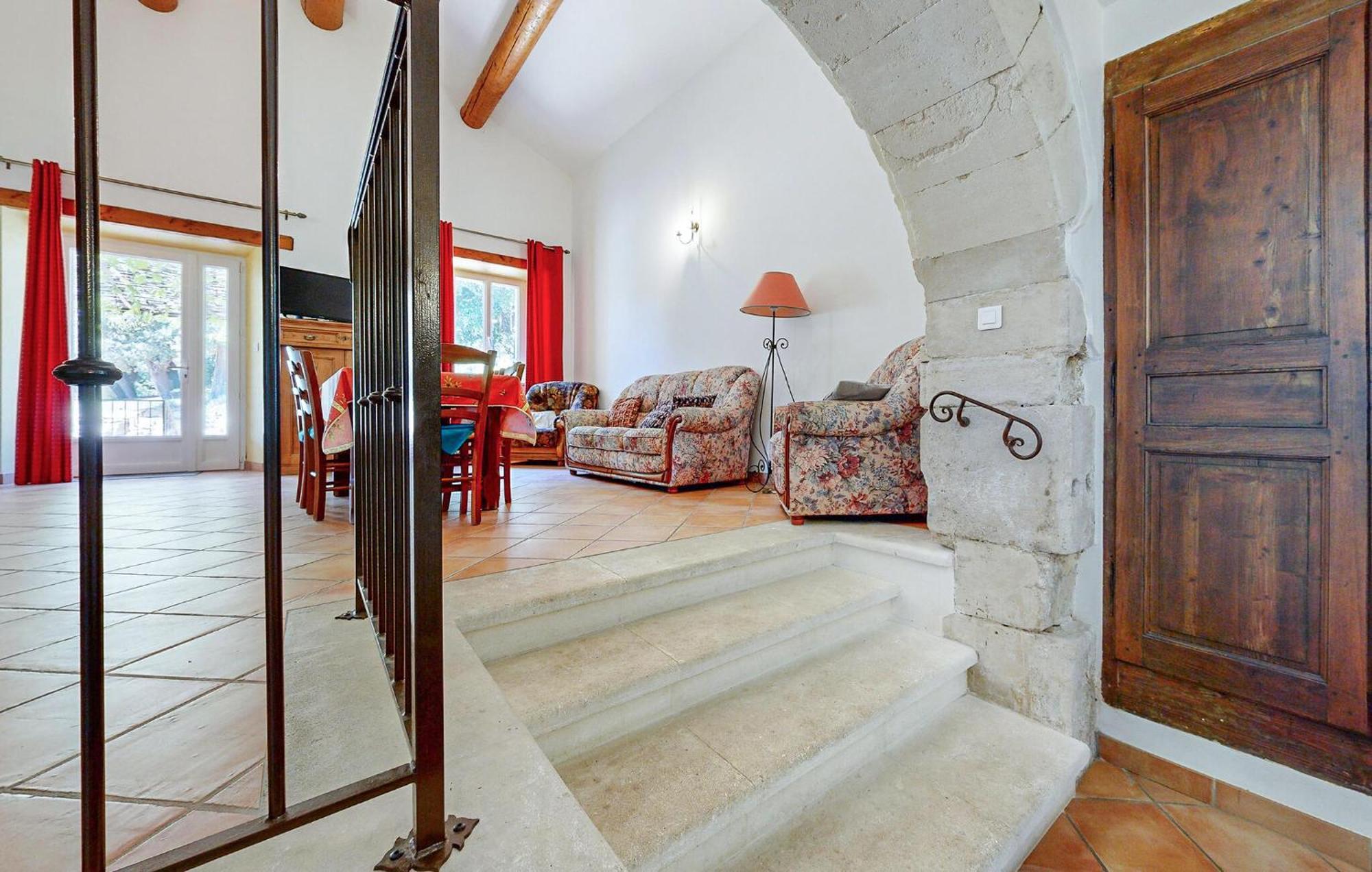 Awesome Home In Bollene With Wifi 外观 照片